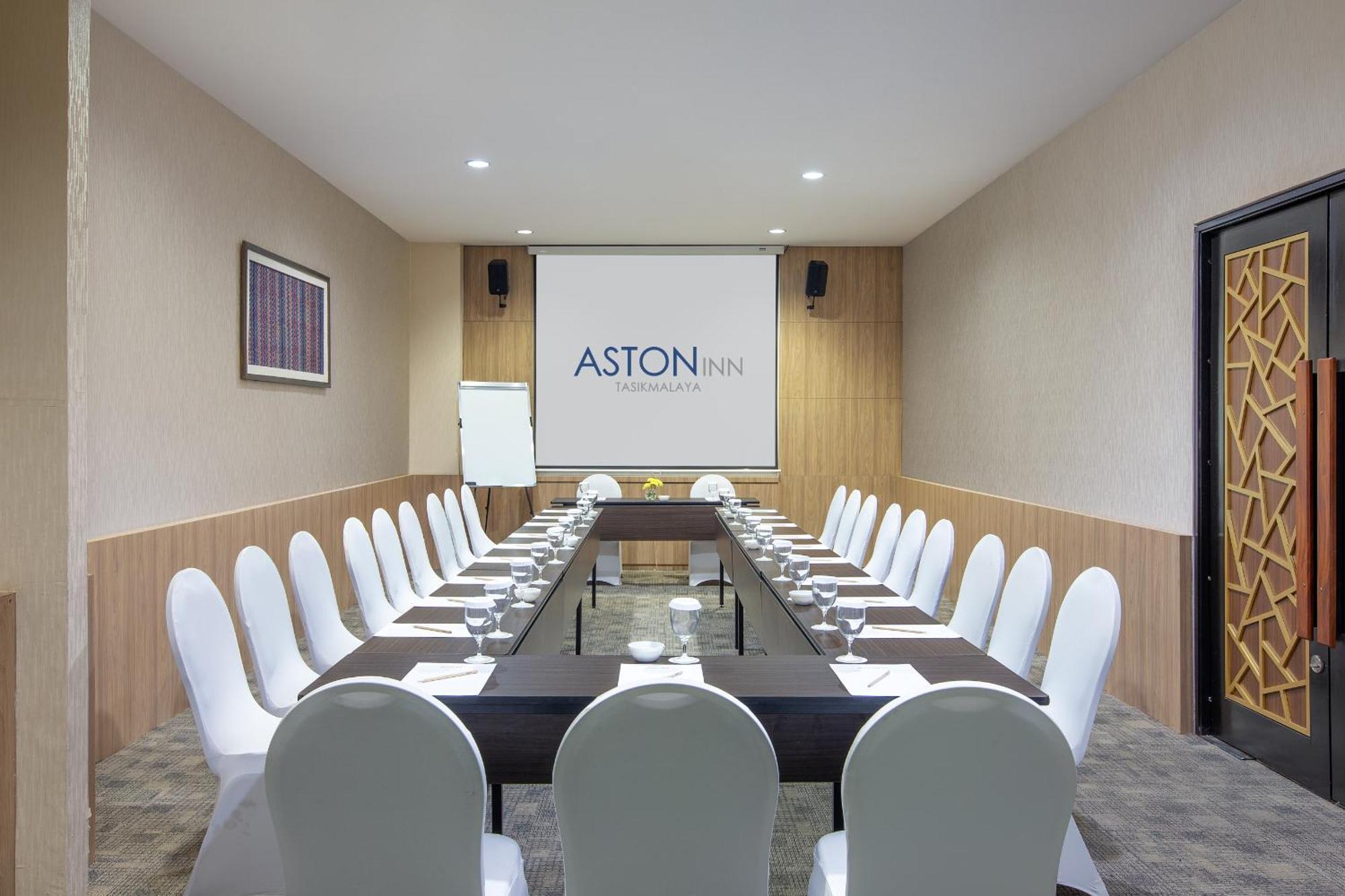 Aston Inn Tasikmalaya Exteriör bild